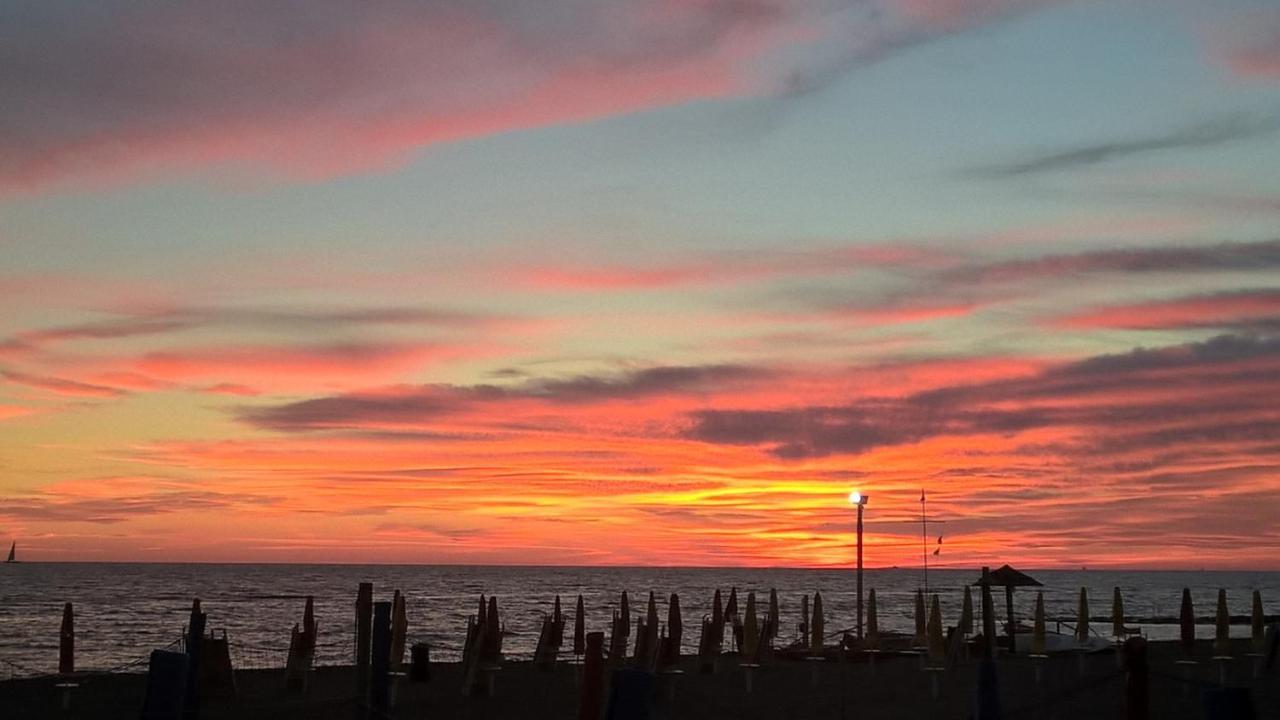 From Ostia Beach To Rome & Airport In A Heartbeat! Exteriér fotografie